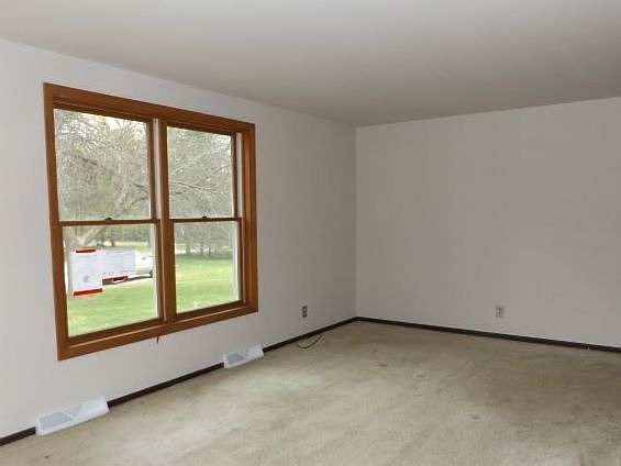 3rd image of N2195 Berg Ln