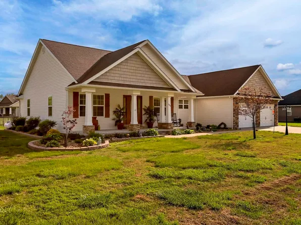 304 Eric Dr, Herrin, IL 62948