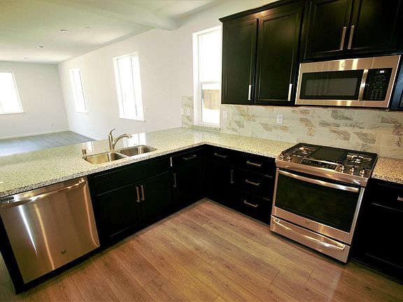 Kitchen (B)