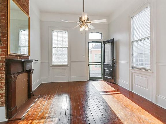 4th image of 1027 Dauphine St