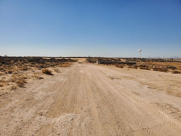 4th image of Holt Ave