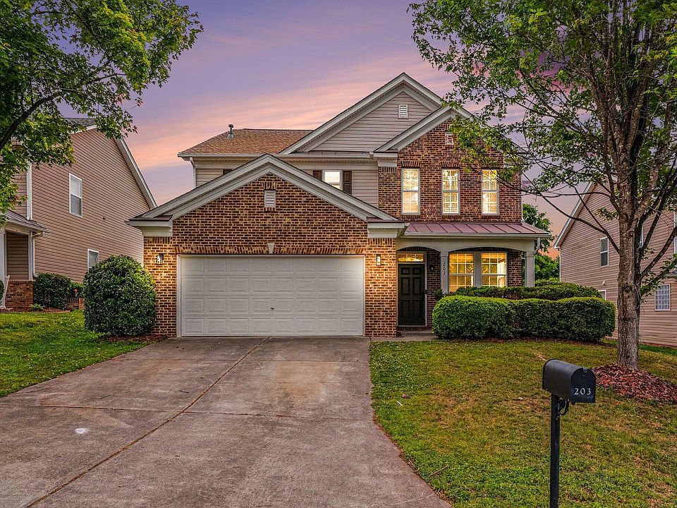 1st image of 203 Rondelay Dr