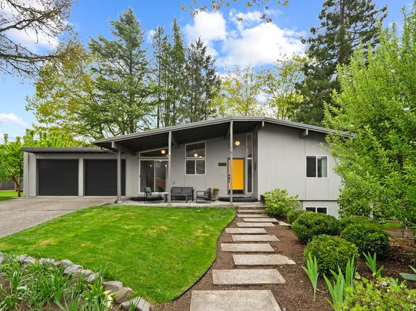 15051 NW Oakmont Loop, Beaverton, OR 97006