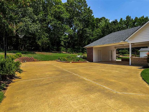 3rd image of 20959 Hickory Ln