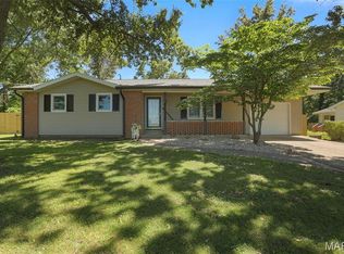 1217 E Nicholas St, Carlinville, IL 62626
