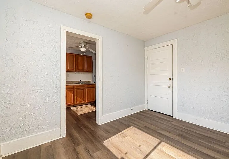 4009 E 3rd St #3 — Photo 5