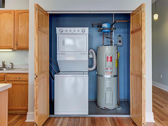 4th image of 1501-1509 Locust St #308
