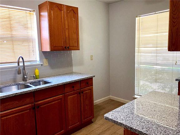 4th image of 1428 Big Bend Dr