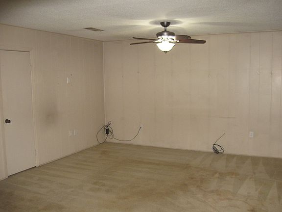 5th image of 1005 N College St