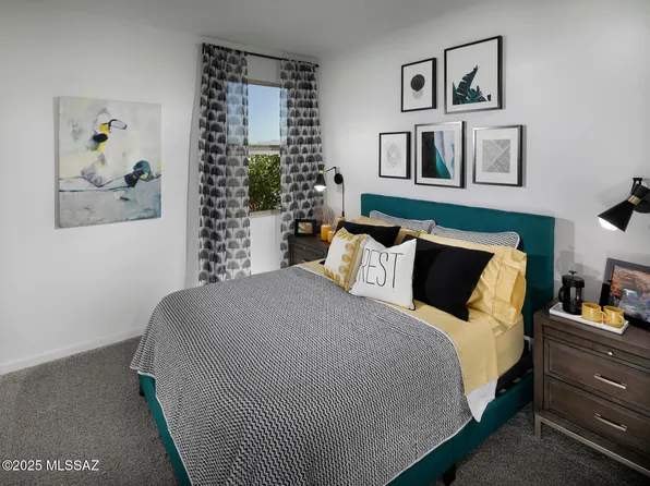 9895 N Solstice Ave, Tucson, AZ 85743