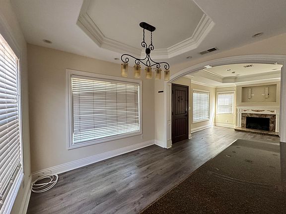 4th image of 5021 Enfield Ave