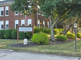 3524 W Shore Rd APT 807, Warwick, RI 02886