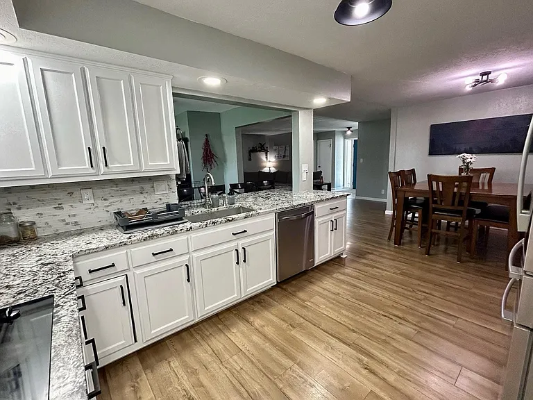 2505 Franklin Dr — Photo 11