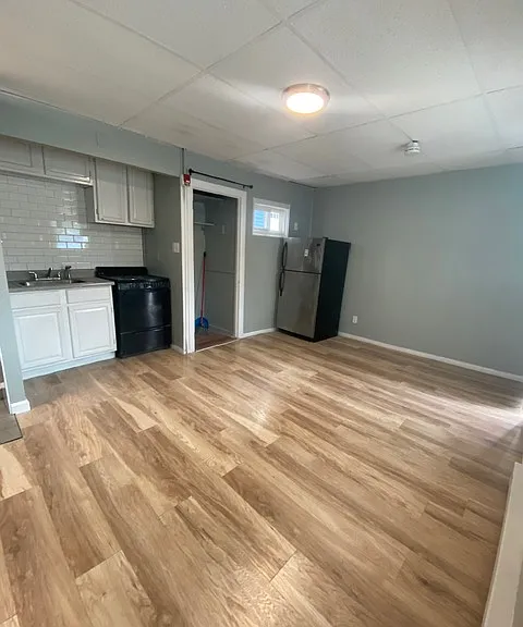 8 Hedley Ave #8 — Photo 1