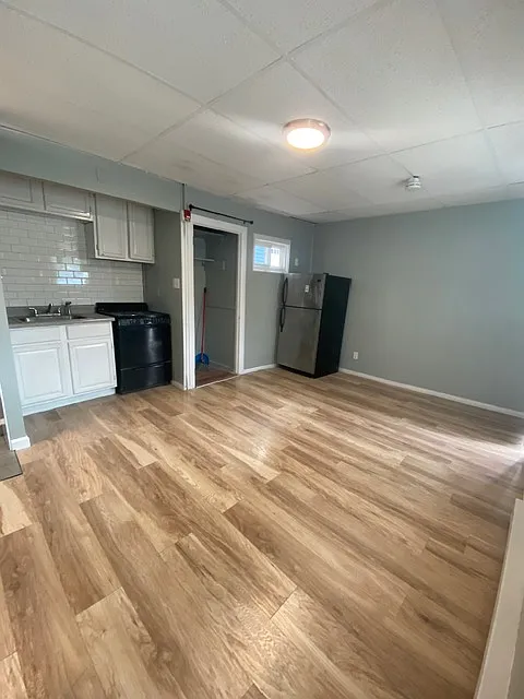 8 Hedley Ave #8