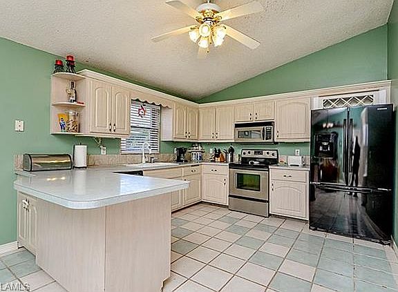 4th image of 26690 Pine Ave