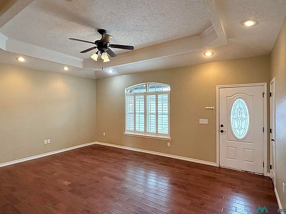 5th image of 1347 Oakwood Cir