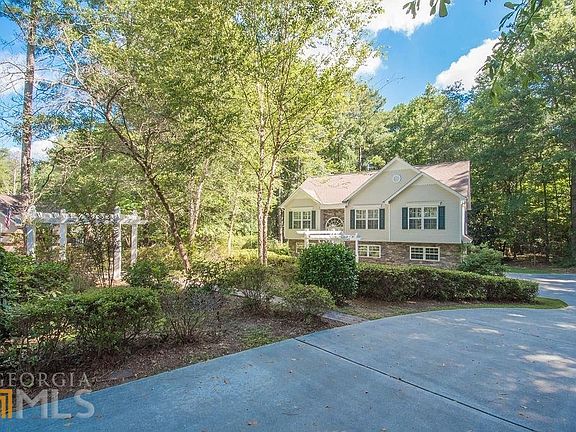 3rd image of 65 Rockland Way
