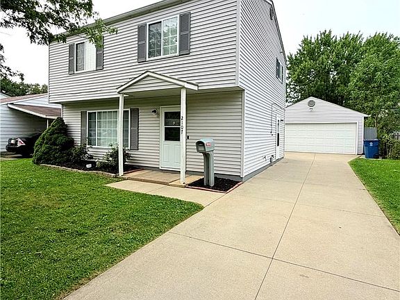 2nd image of 2107 Randall St