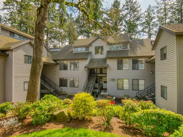 4000 Carman Dr APT 79, Lake Oswego, OR 97035