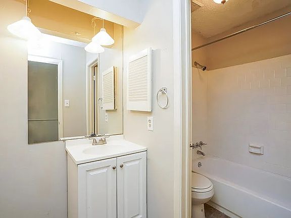 4th image of 14135 Barrone Dr