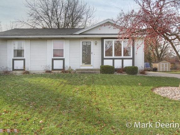 2nd image of 3304 Sandcrest St SW
