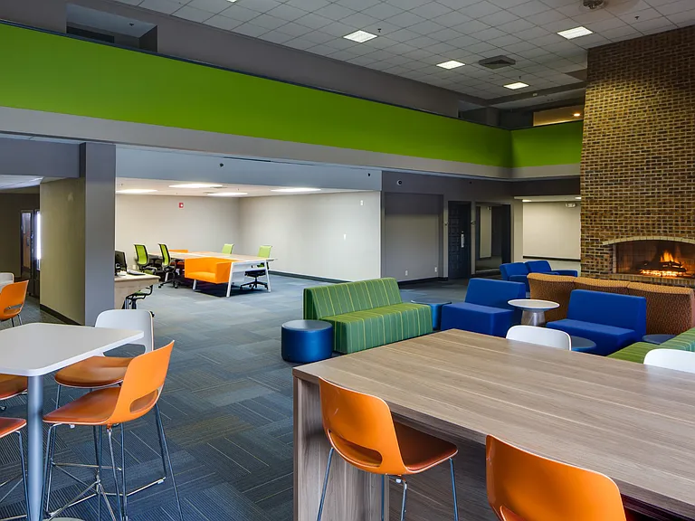 E Street Flats - Student Housing — Photo 11