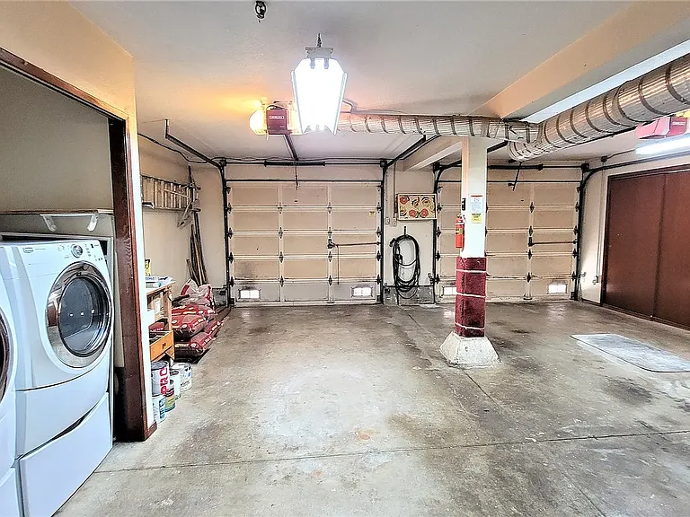 606 S Hill Blvd — Photo 15