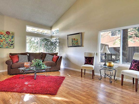 3rd image of 45100 Parkmeadow Dr