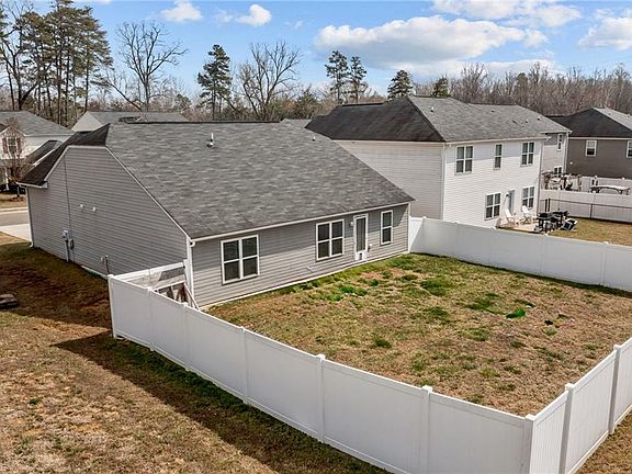 4th image of 200 Trimble Dr
