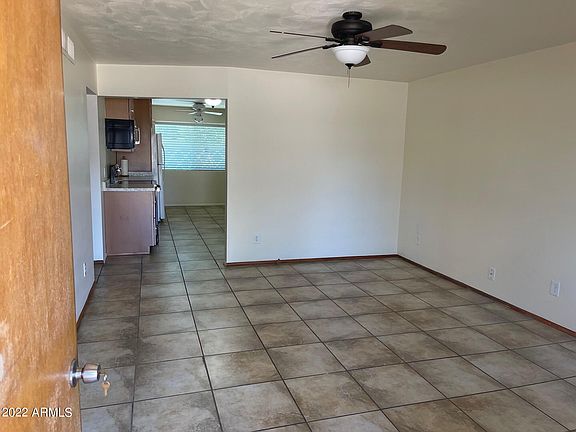5th image of 641 E PARK Place