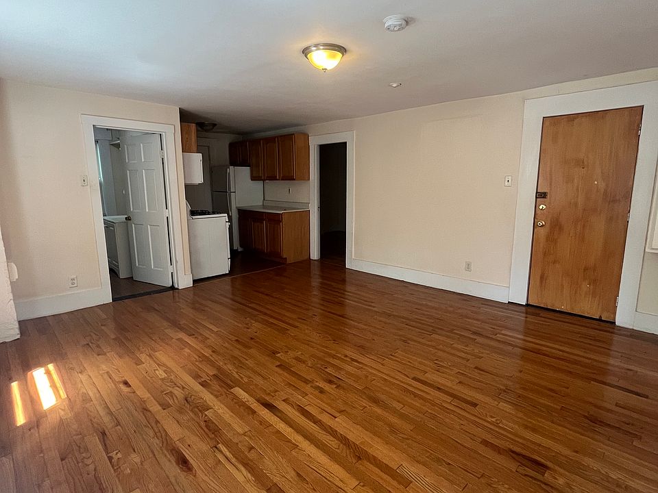 entrance door, living room