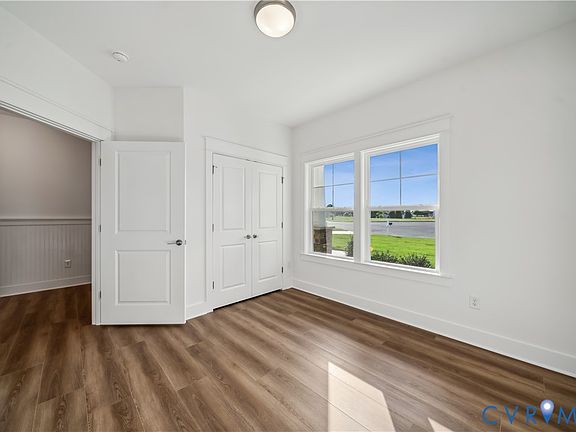 5th image of 57 Hobbs Hole Ln
