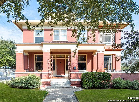 2nd image of 501 E Dewey Pl