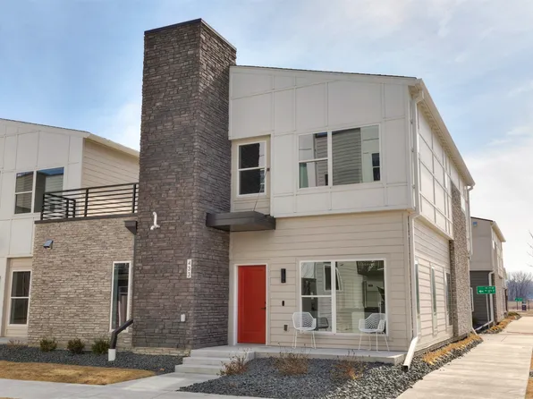 433 SW 12th St, Des Moines, IA 50309