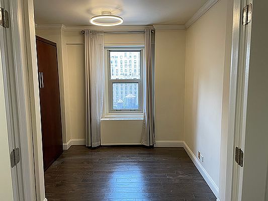 4th image of 159 W 53rd St APT 22H