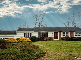 17 Arrowhead Lane, Branford, CT 06405