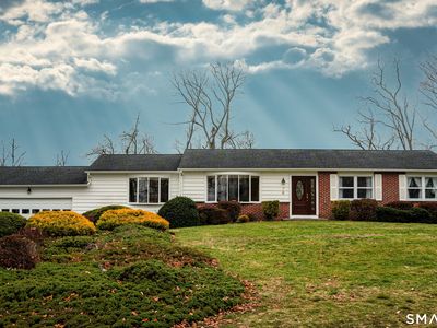 17 Arrowhead Lane, Branford, CT, 06405
