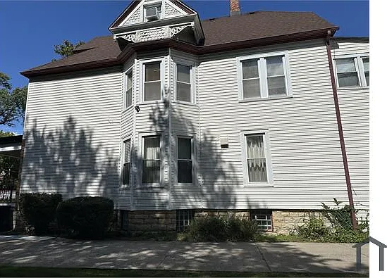 10705 S Prospect Ave #2 — Photo 4