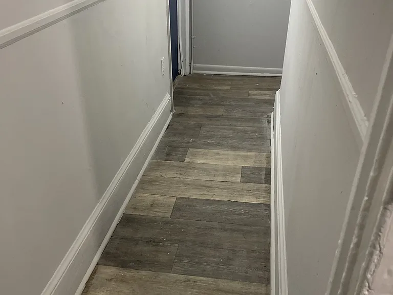 1214 E 2nd St #9 — Photo 3