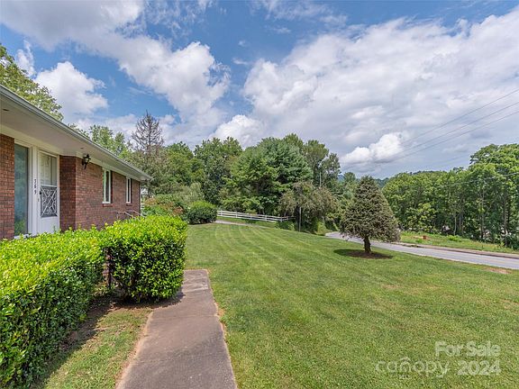 3rd image of 769 Country Club Dr