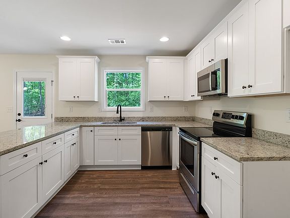 4th image of 105 Dogwood Ln