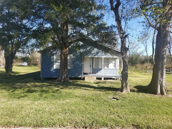109 Carver St, West Columbia, TX 77486