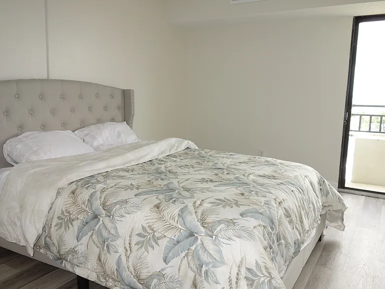 851 Bayway Blvd #905 — Photo 30