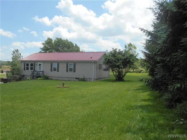 263 Bray Rd, Arcade, NY 14009
