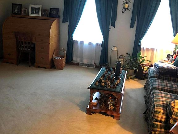 4th image of 26 Cotherman Dr