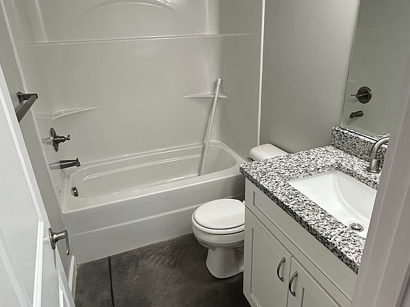 5th image of 218 College St #A