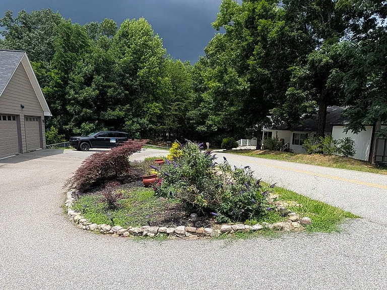 388 Ross Ridge Rd — Photo 2