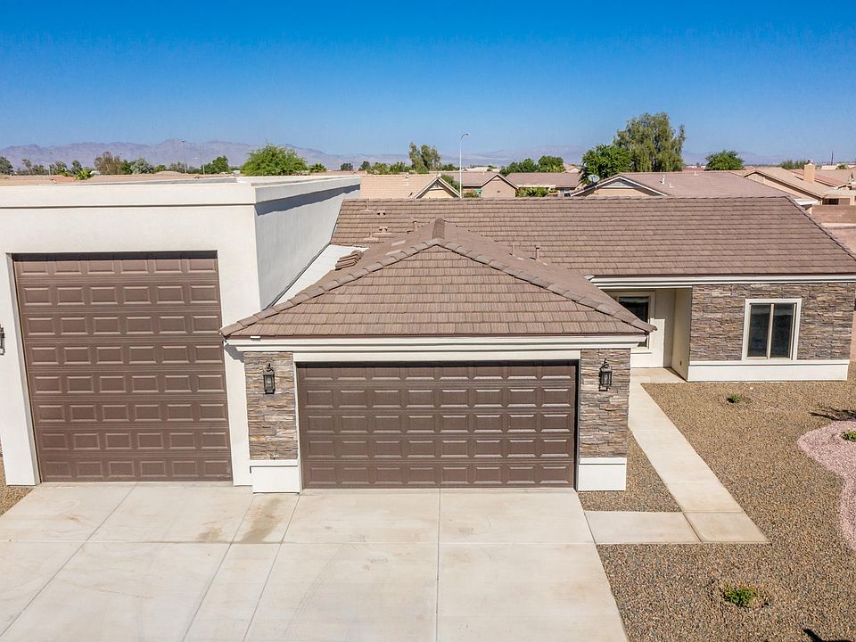 1st image of 2465 Saguaro Dr