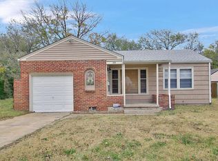 828 S Big Bend Rd, Wichita, KS 67218